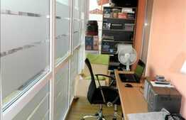 Apartament cu 2 camere, decomandat, 50 mp plus 3 terase de 27 mp