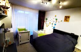 Apartament 2 camere decomandat, etaj intermediar, cu parcare și 2 balcoane, zona Terra