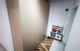 Apartament 2 camere decomandat, etaj intermediar, cu parcare și 2 balcoane, zona Terra