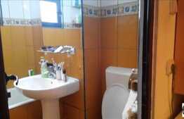 Vanzare 3 camere, 51 mp utili, 1 loc de parcare, boxa la subsol, zona linistita!