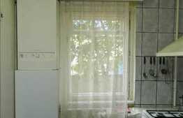 3 camere, decomandat, 65 mp utili, parcare, boxa, zona strazii Calea Floresti