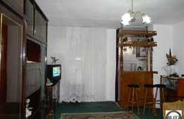 De vanzare garsoniera 28 mp utili, boxa la subsol, zona strazii Parang!