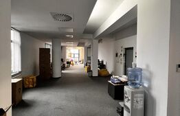 Open space modern, ultracentral , posibilitate de parcare 