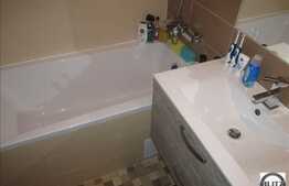 De vanzare 2 camere, 47 mp utili, zona hotelului Royal! Boxa pentru depozitare!