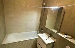 Apartament cu 3 camere, 75 mp, nemobilat, parcare, zona Semicentrala