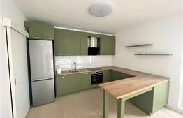 Apartament cu 3 camere, 75 mp, nemobilat, parcare, zona Semicentrala