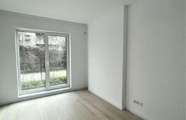 Apartament cu 3 camere, 75 mp, nemobilat, parcare, zona Semicentrala