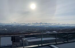 Duplex cu o priveliste deasupra intregului oras