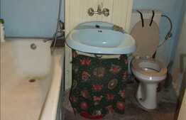 Vanzare 2 camere, decomandat, 51 mp, boxa la subsol, zona strazii Fabricii!