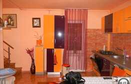 Apartament de vanzare, 3 camere, cu scara interioara, loc de parcare si boxa!