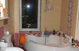 Apartament de vanzare, 3 camere, cu scara interioara, loc de parcare si boxa!