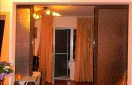 Apartament de vanzare, 3 camere, cu scara interioara, loc de parcare si boxa!