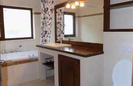 Apartament 3 camere, 75 mp, 25 mp terasa, A.C. parcare, zona strazii Trifoiului!