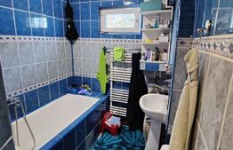 Apartament de 3 camere, 56 mp + balcon, etaj intermediar , zona Aleea Peana