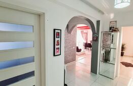 Apartament de lux, 78 mp utili, 3 camere, 2 bai, orientare sudica, balcon inchis, zona Stejarului