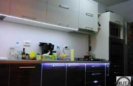 Vanzare mansarda inalta cu 2 camere, 42 mp, AC, zona Porii! Cu parcare!