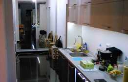 Vanzare mansarda inalta cu 2 camere, 42 mp, AC, zona Porii! Cu parcare!