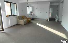 Apartament 4 camere, 105 mp, loc parcare, 2 garaje! Zona Tauti!