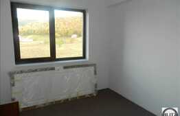 Apartament 4 camere, 105 mp, loc parcare, 2 garaje! Zona Tauti!