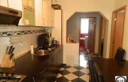 Vanzare 2 camere, 56 mp, cu 2 balcoane, zona strazii Eroilor