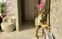 Apartament 3 camere 2 bai,  decomandat, 71 mp zona Regal