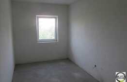 De vanzare 1 camera, 43 mp, balcon, decomandat, zona linistita! Semifinisat!