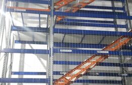 Hala pe nivele,  pentru depozitare 