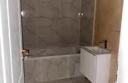 Apartament cu 2 camera 58 m2 ultrafinisate, cu terasa, etaj intermediar , langa Metro 