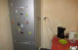 De vanzare 2 camere, 47 mp utili, balcon, zona Hotelului Royal!