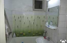 De vanzare 2 camere, 47 mp utili, balcon, zona Hotelului Royal!