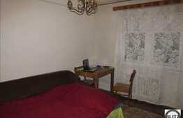 De vanzare 2 camere, 47 mp utili, balcon, zona Hotelului Royal!