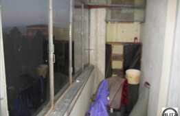 De vanzare 2 camere, 47 mp utili, balcon, zona Hotelului Royal!