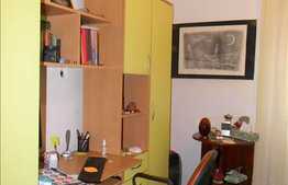 Vanzare 2 camere, 39,63 mp, boxa la subsol, complet mobilat, zona strazii Donath