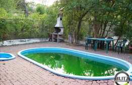 2 camere, 63 mp, zona Eftimie Murgu, curte comuna cu piscina si loc de parcare