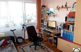 Apartament de vanzare, 3 camere, etaj intermediar, zona Fantanele!