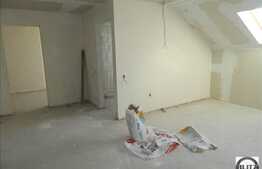 Apartament cu scara interioara, 118.25 mp, semifinisat, zona linistita! Parcare!