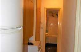 Apartament 3 camere, 60 mp utili, decomandat, boxa la subsol, zona strazii Gruia