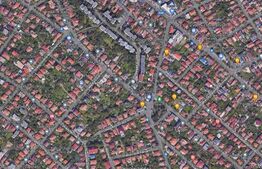 Casa demolabila cu teren de 800 mp, front de 17.5 ml, Piata Engels 