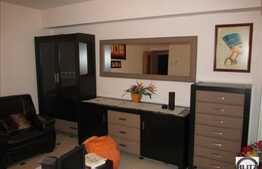 Apartament de vanzare, 2 camere, 60 mp, etaj intermediar, boxa, zona N.Titulescu