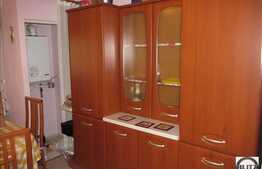 Apartament de vanzare, 2 camere, 60 mp, etaj intermediar, boxa, zona N.Titulescu