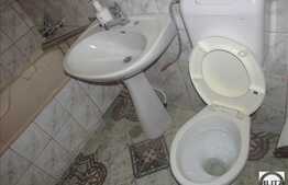 Vanzare 2 camere, 44 mp utili, balcon, etaj intermediar, zona strazii Baisoara!