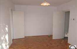 Vanzare 2 camere, 44 mp utili, balcon, etaj intermediar, zona strazii Baisoara!