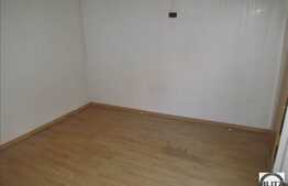 Apartament 1 camera, 25 mp utili, curte comuna, zona Farmec