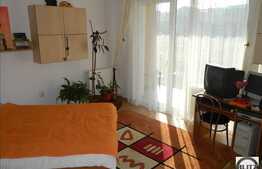 1 camera, 34 mp, balcon, etaj intermediar, zona strazii Eroilor! Parcare!