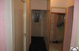 De vanzare 4 camere, decomandat, zona benzinariei Mol! Garaj!