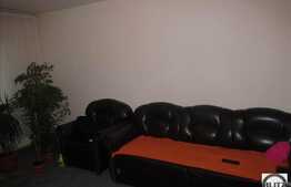 De vanzare 4 camere, decomandat, zona benzinariei Mol! Garaj!