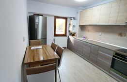 Apartament 3 camere, 2 bai, 77 mp, zona Blumana