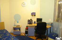 2 camere de vanzare, 65 mp , 2 balcoane, loc de parcare