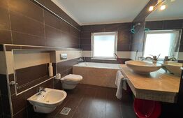 Apartament 3 camere, decomandat, 103 mp, parcare, zona Vivo!