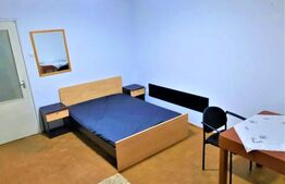 Garsoniera, 30 mp, decomandata, etaj intermediar, zona Detunata